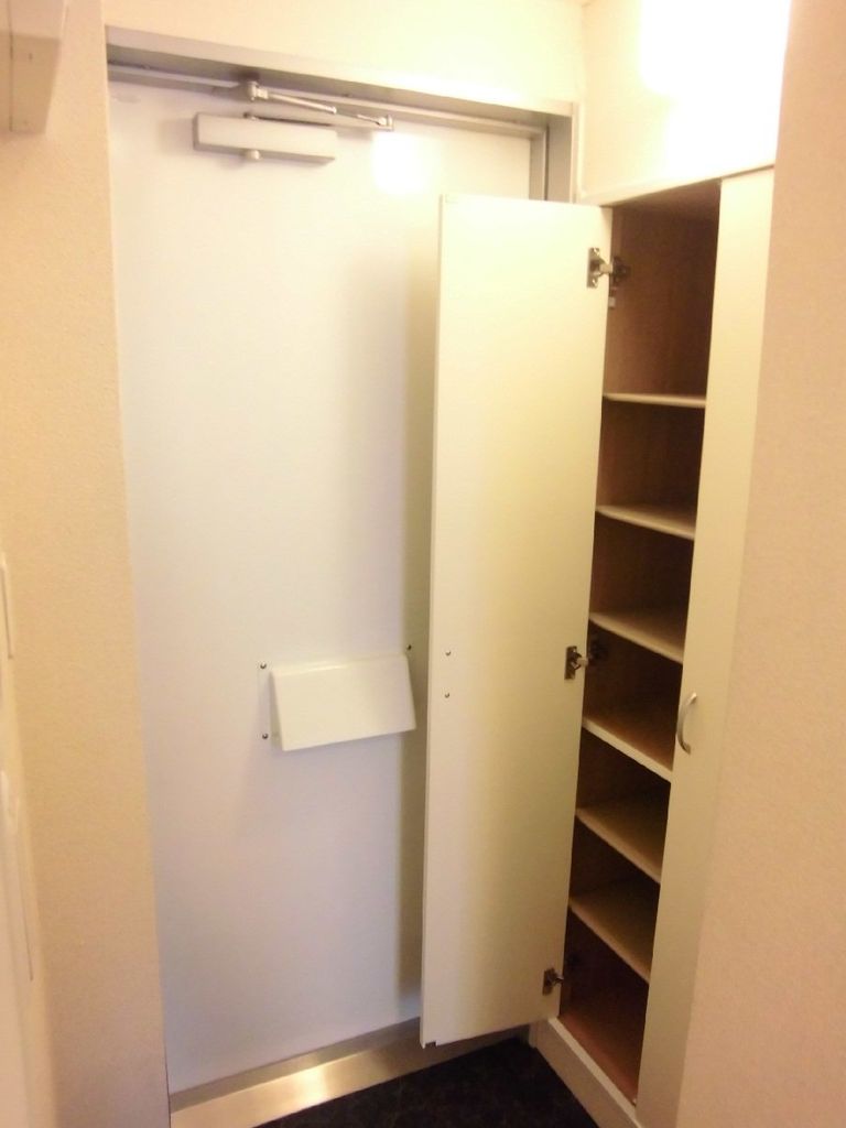 玄関　大容量シューズボックス