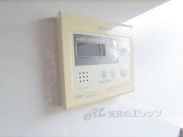 その他設備　給湯器リモコン