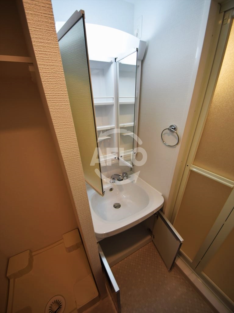 洗面設備　ジアコスモ大阪城南II　洗面化粧台