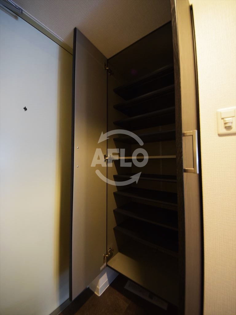 収納　ジアコスモ大阪城南II　　シューズボックス