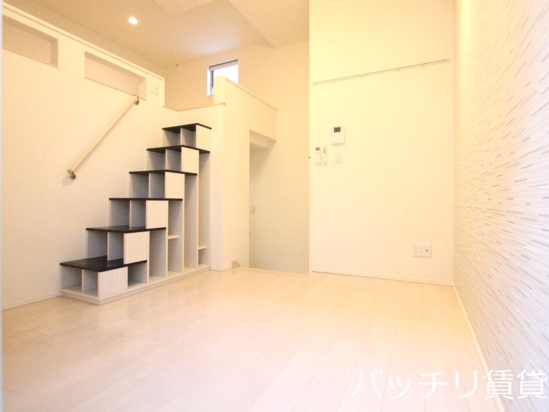 居室・リビング　同型タイプの為、現状を優先致します。