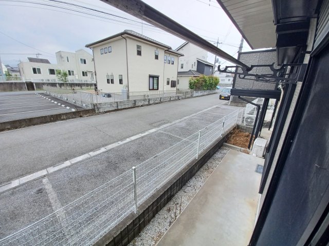 バルコニー　お洗濯にも便利なバルコニー付き