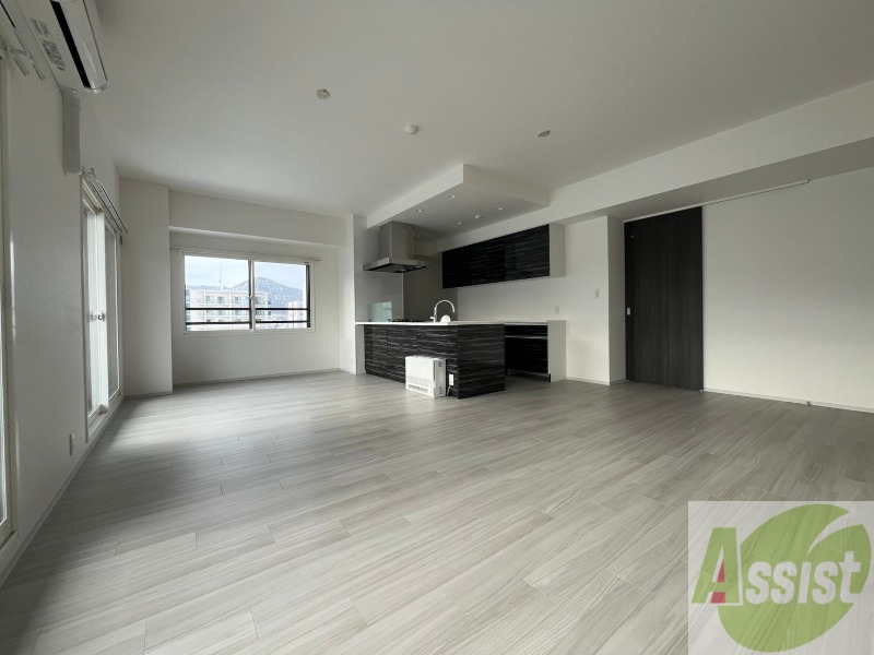 居室・リビング　広くてキレイなお部屋が広がっていて、充実した生活が送れそう。