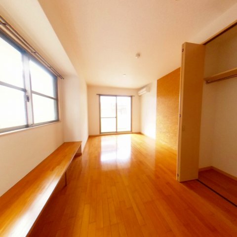 居室・リビング　こちらの居間で趣味の時間をお楽しみください