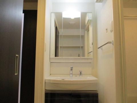 洗面設備　洗髪洗面化粧台