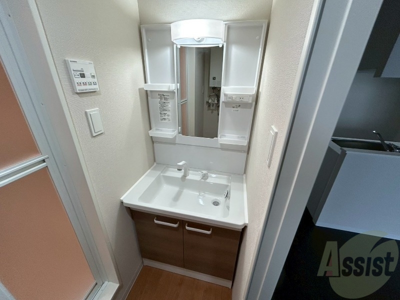 洗面設備　こちらに洗面台があります。朝の洗顔はこちらで。