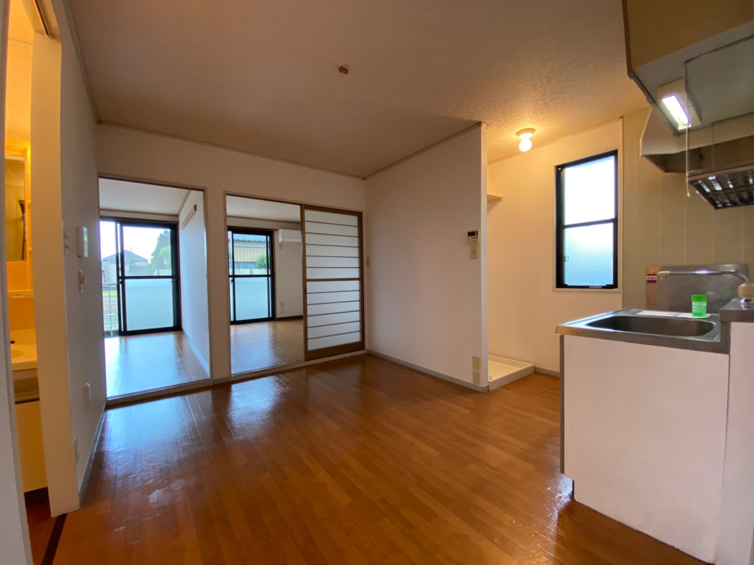 居室・リビング　同建物別号室