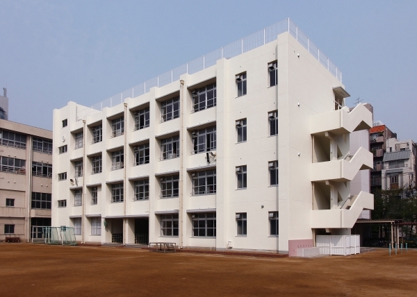 小学校　大阪市立西船場小学校（小学校）まで664m