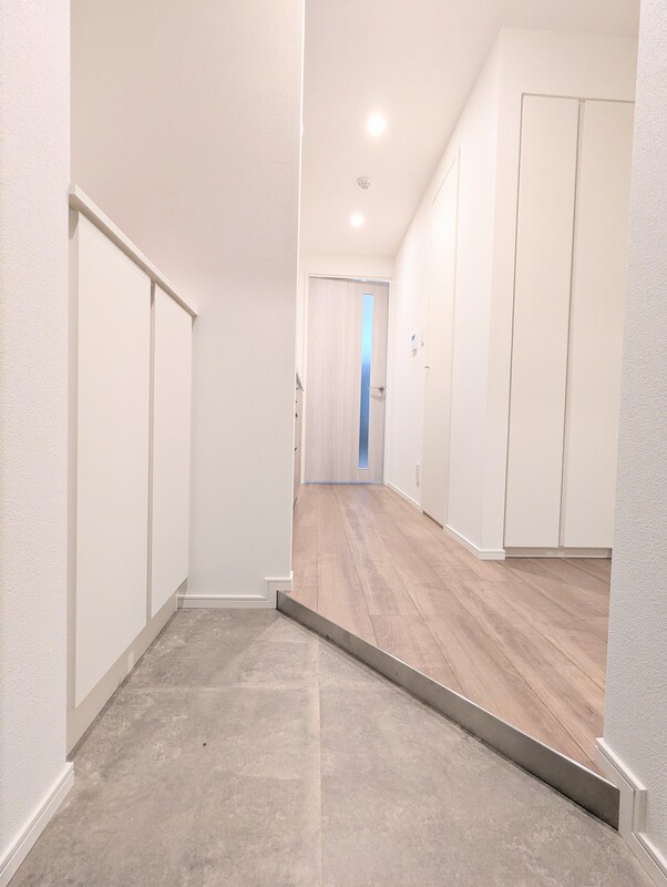 玄関　モデルルーム