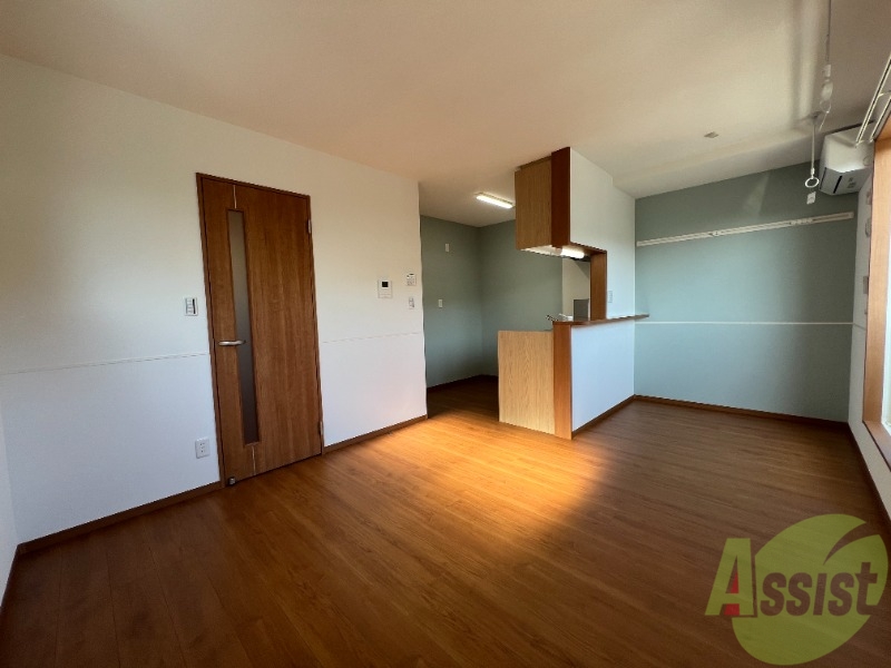 居室・リビング　１０．８帖のＬＤＫです。カウンターキッチンになっています。