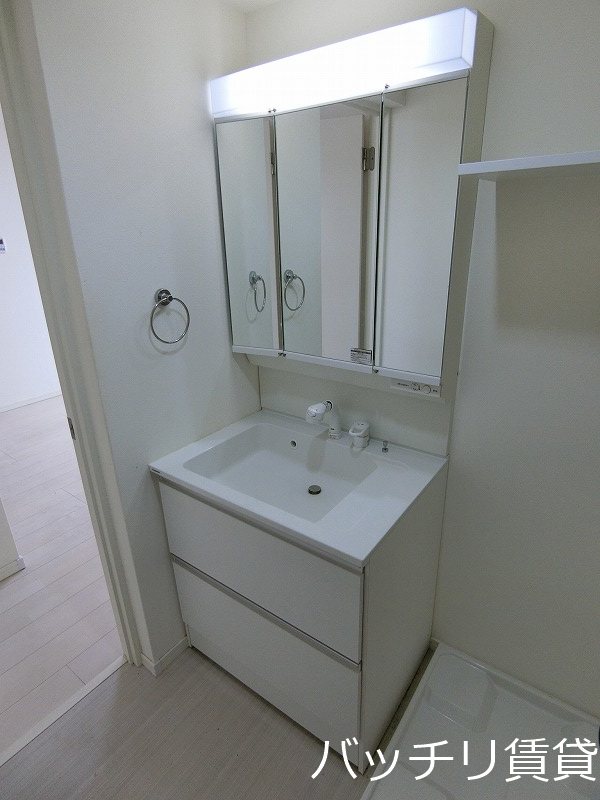 洗面設備　同型タイプの為、現状を優先致します。