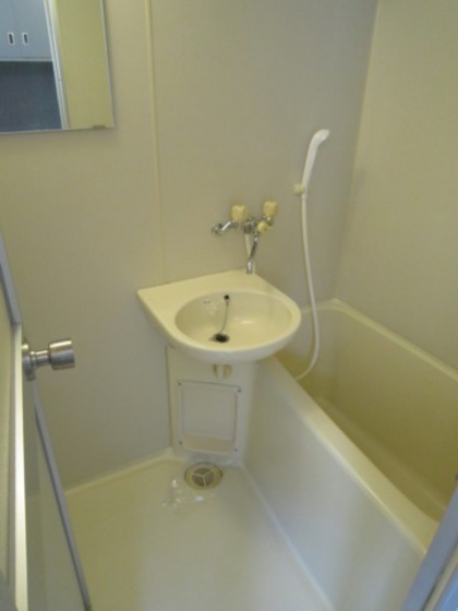バス・シャワールーム　※掲載写真は同マンション別部屋参考写真となります。
