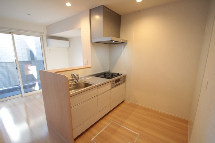 キッチン　3口コンロ・グリル付きです★