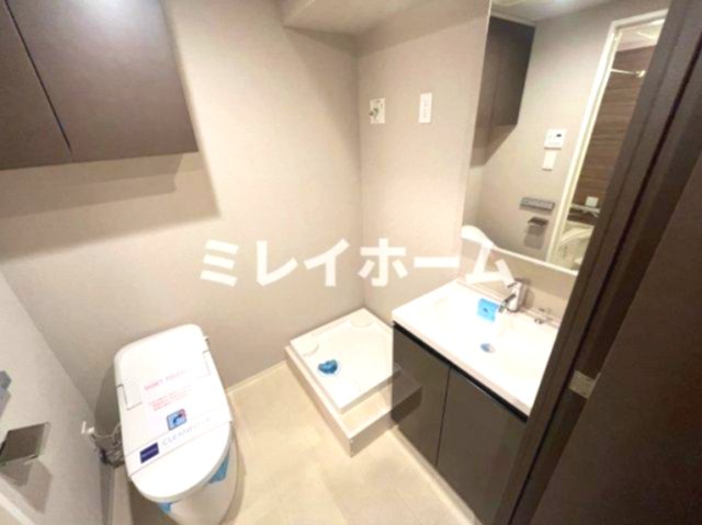 洗面設備　同建物内、別のお部屋の参考写真になります。