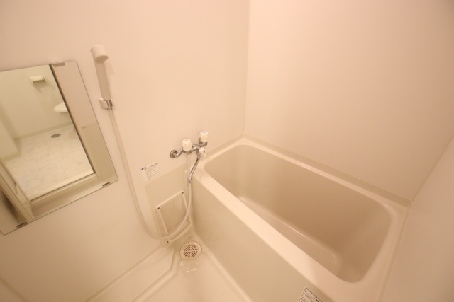 バス・シャワールーム　※別室の参考写真の為、現況優先です。