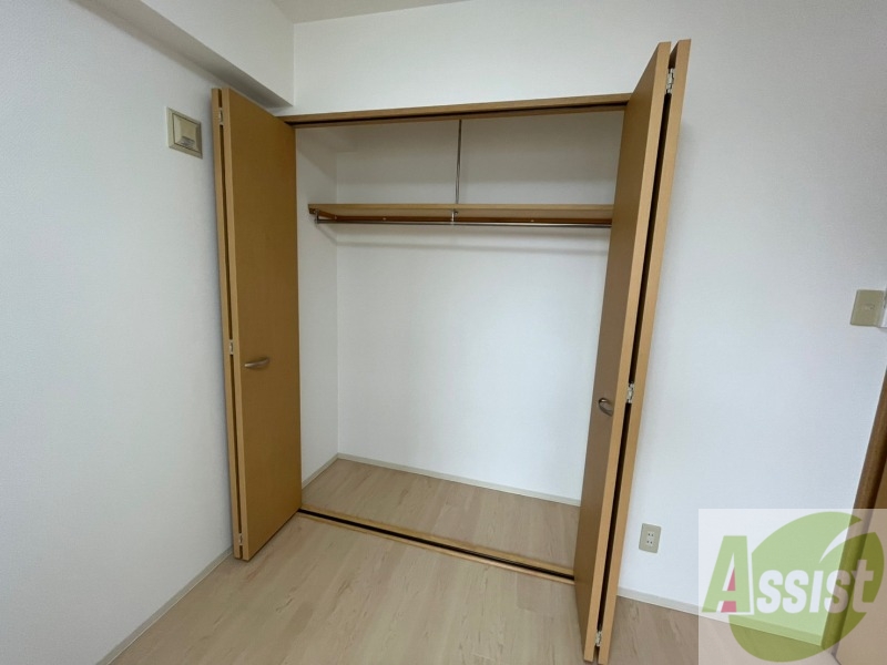 収納　寝室の収納です。部屋がすっきり片付きます。