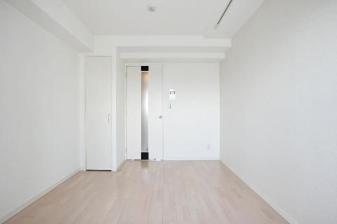 居室・リビング　室内