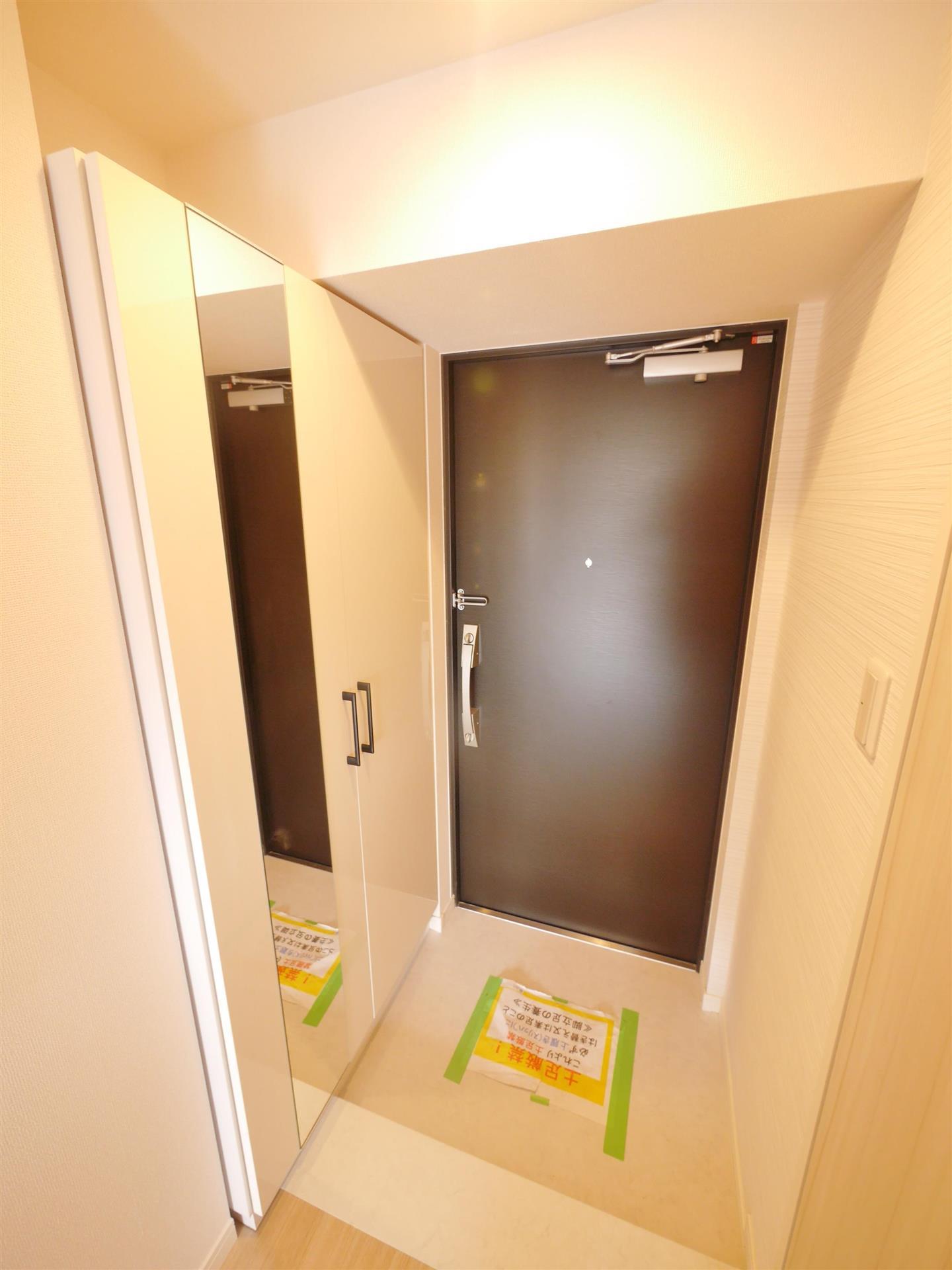 玄関　※モデルルームの写真です