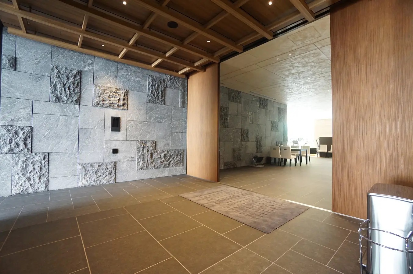 飲食店　ドトールコーヒーショップ半蔵門一番町店（飲食店）まで199m