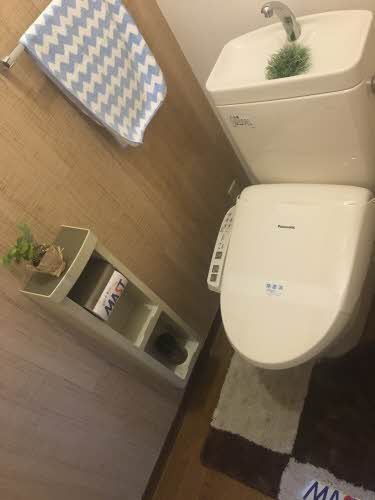 トイレ　温水洗浄便座