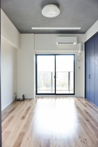 居室・リビング　※別号室写真です