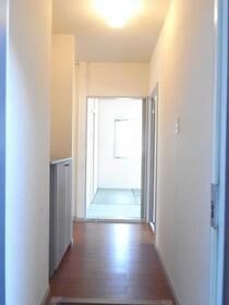 玄関　同建物別号室の写真です。