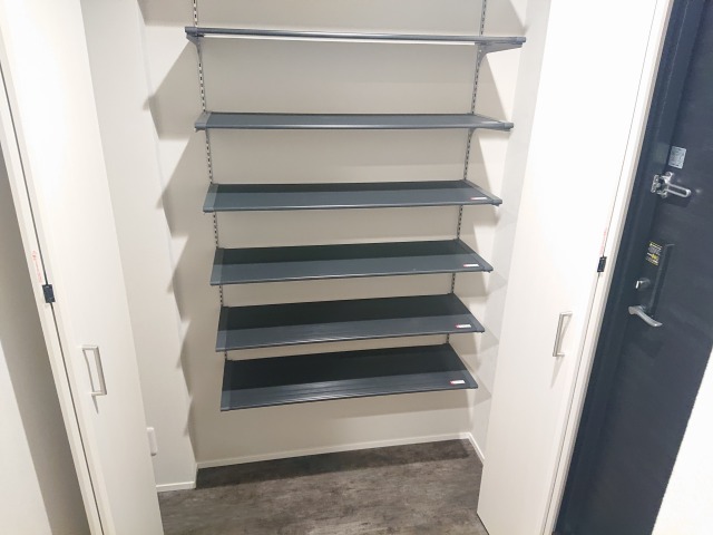 玄関　ワイド設計　シューズBOX付