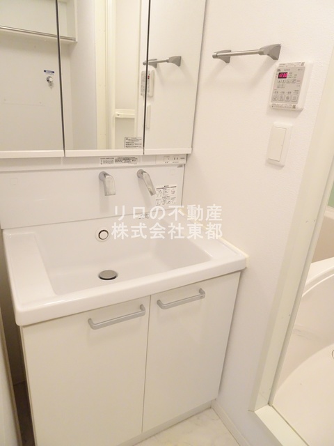 洗面設備　嬉しい洗面台は独立タイプ！