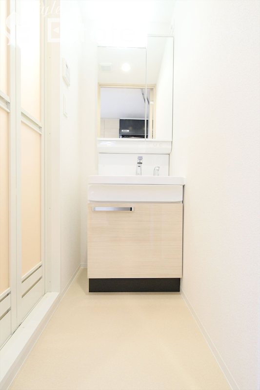 洗面設備　同仕様内装