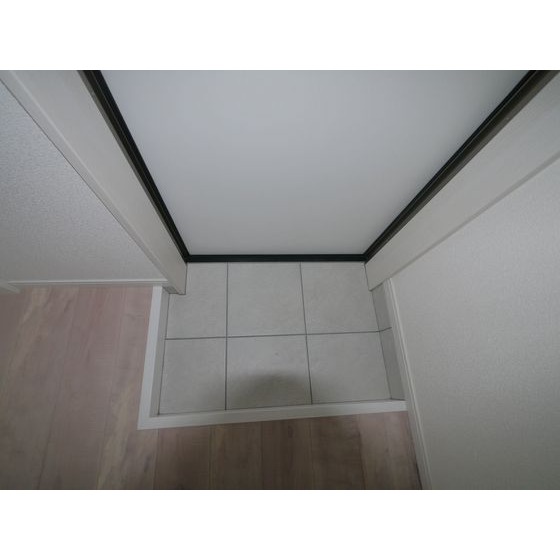 玄関　※別部屋写真。現況優先※