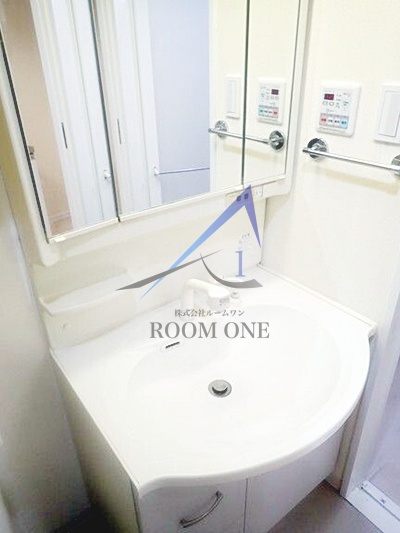 洗面設備　洗面台です。