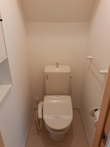 トイレ　清潔感のあるトイレです
