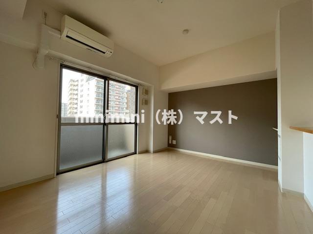 居室・リビング　別部屋参考写真です。