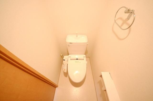 トイレ　※別部屋の参考写真です。