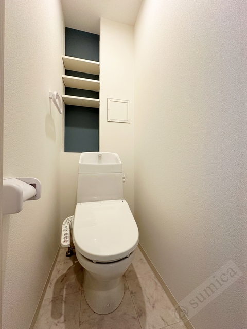 トイレ　温水洗浄便座付き♪♪