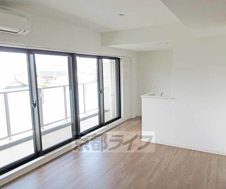 居室・リビング　明るいリビングです！