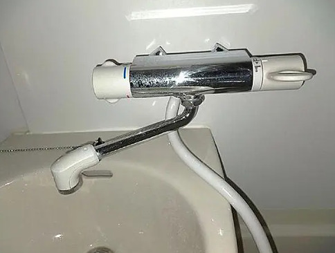 洗面設備　別部屋の写真を使用しております。