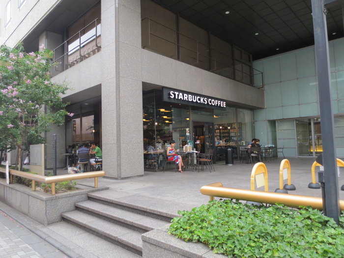 飲食店　スターバックスコーヒー（飲食店）まで650m