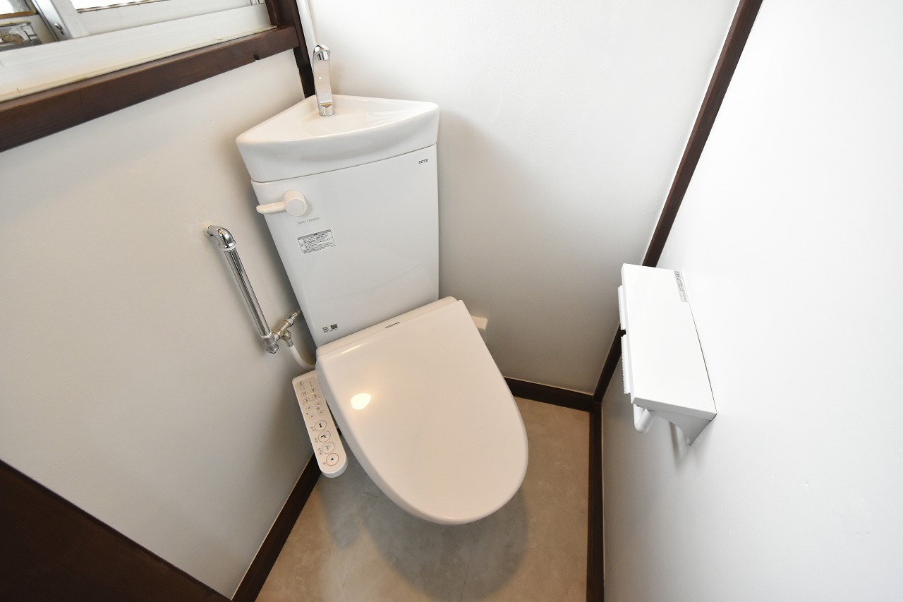 トイレ　タンクも便器もほぼ新品です