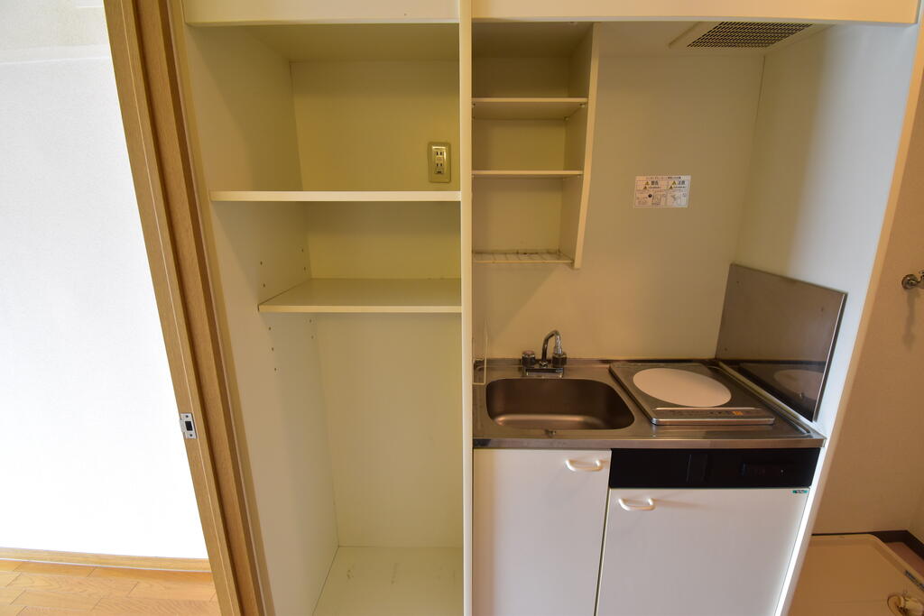 キッチン　※同建物の別のお部屋の写真です。