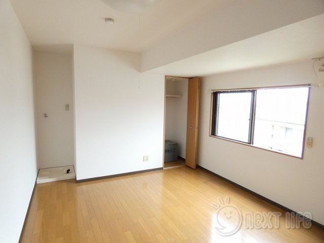 居室・リビング　プラーズ南台