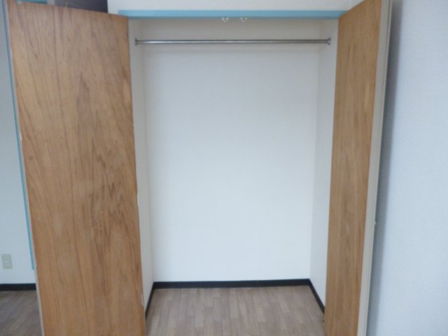 収納　洋室には大きな収納があります