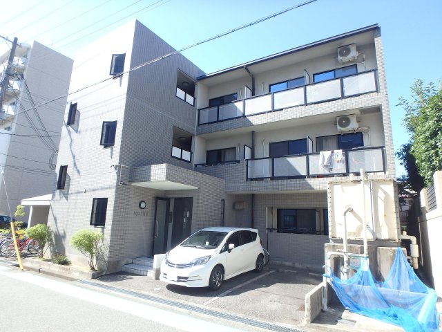 建物外観　落ち着いた雰囲気の外観です