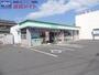 コンビニ　ファミリーマート津新町店（コンビニ）まで205m
