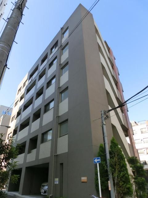 建物外観　★角地に立する重厚間ある外観★