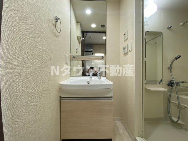 洗面設備　脱衣スペースもあります