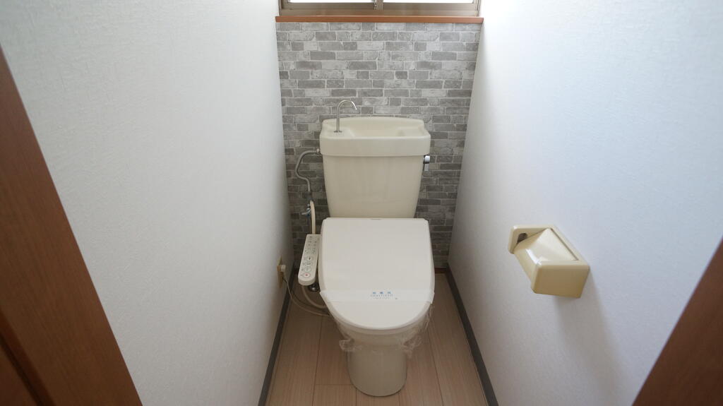 トイレ　温水洗浄便座