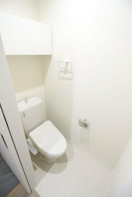 トイレ　別号室の参考写真です。