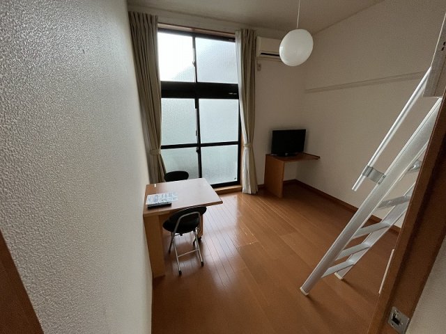 居室・リビング　2階は絨毯仕様