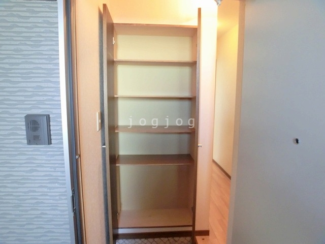 収納　大き目のシューズボックス☆